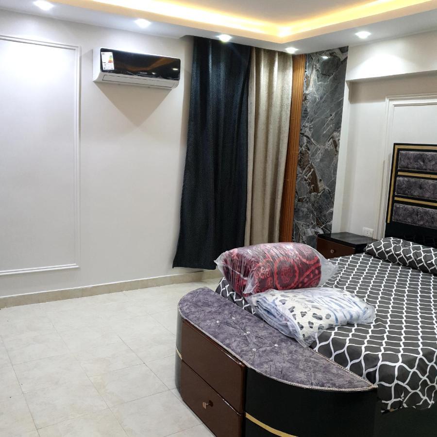 شقه مفروشه ب النزهه للايجار ايام ومداد طويله Apartment