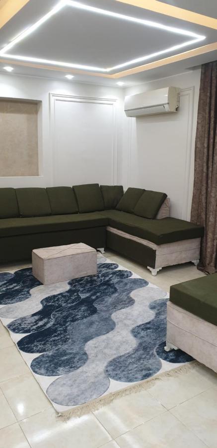 شقه مفروشه ب النزهه للايجار ايام ومداد طويله Apartment Cairo